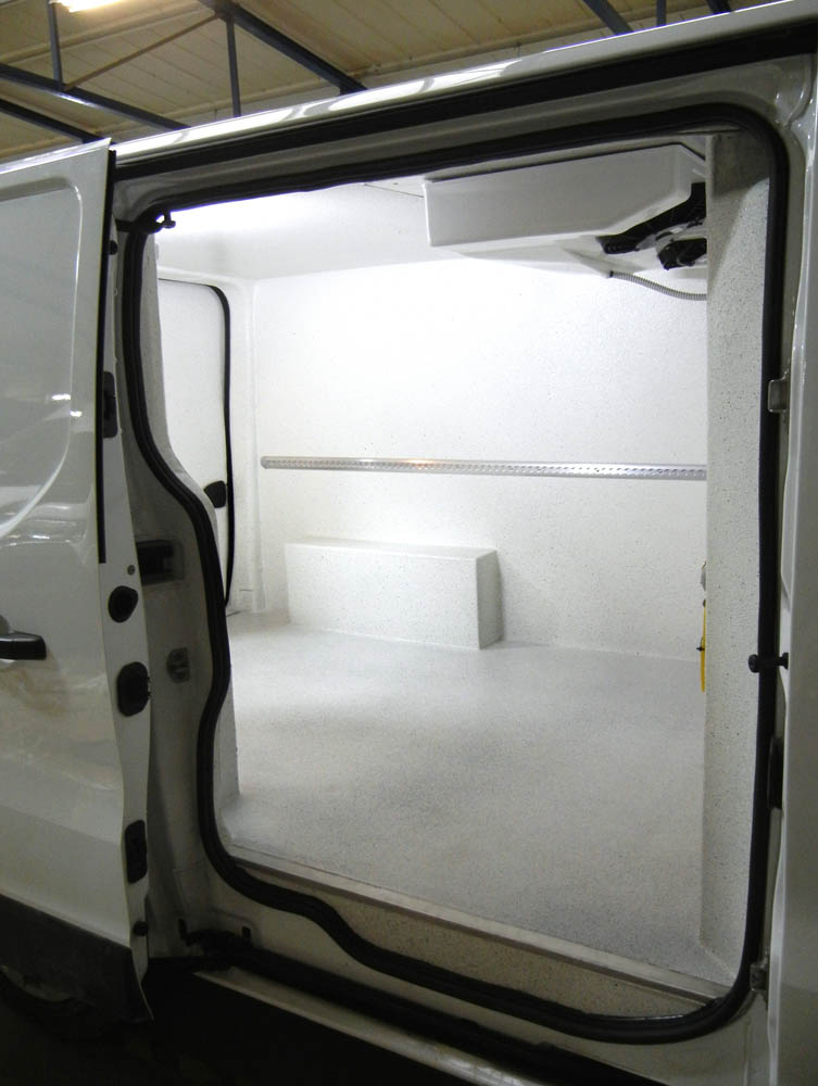 Laderaumausbau zum Kühlfahrzeug mit Oberflächenbeschichtung gemäß der HACCP