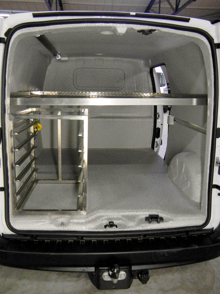 Stikken und Zwischenboden kombiniert in Bäckerfahrzeug mit Trans-Clean